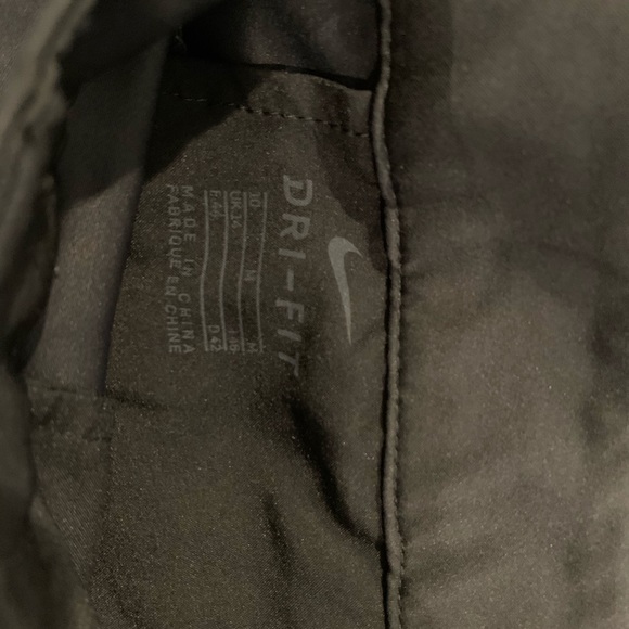 Women’s Nike Golf Shorts - Picture 7 of 10